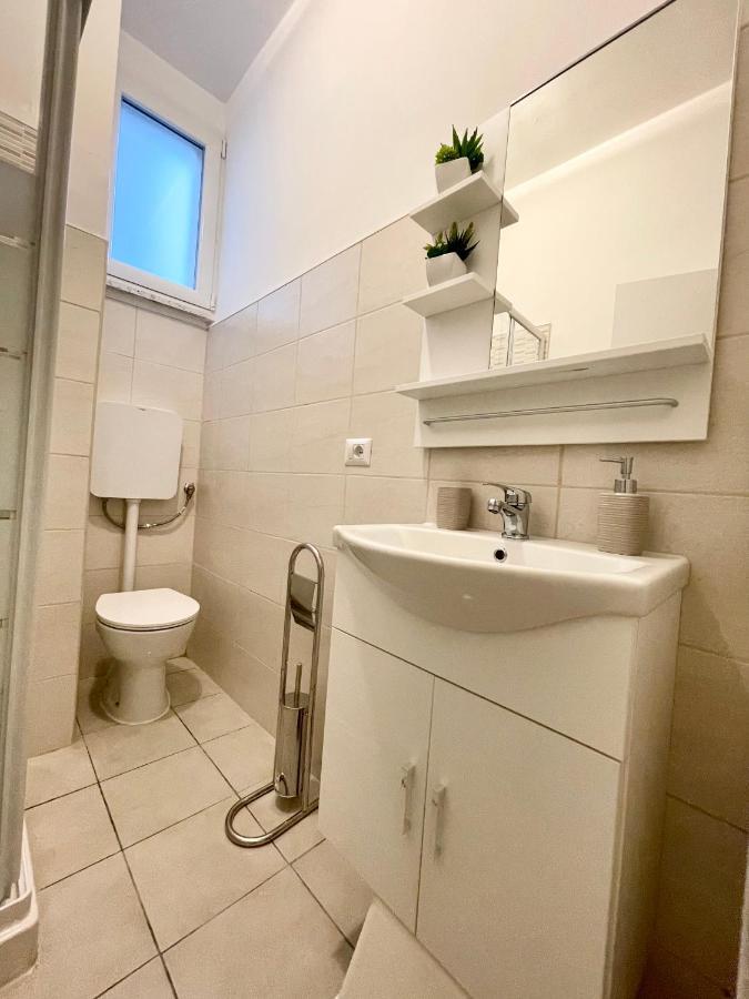 Apartment Savoia Барі Екстер'єр фото